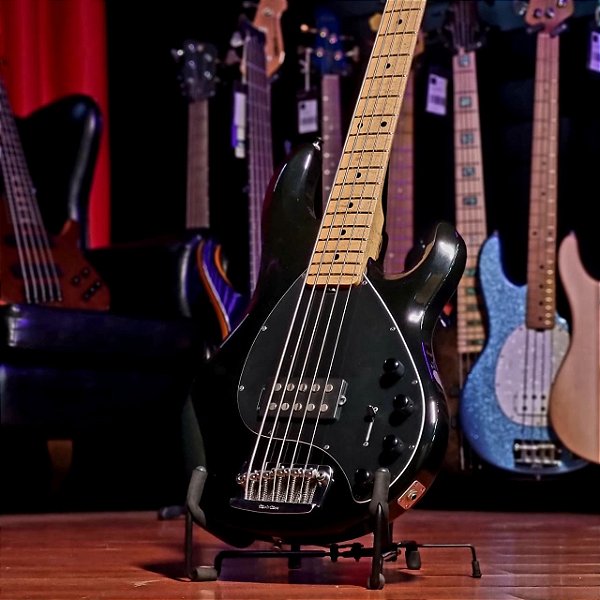 Baixo 5 Cordas Ativo Music Man StingRay5 H Black