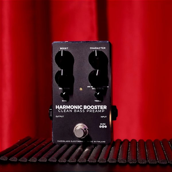 Pedal Preamp para Baixo Darkglass Harmonic Booster Clean Bass