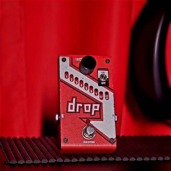 Pedal de Efeito para Guitarra e Baixo Digitech Drop Tune