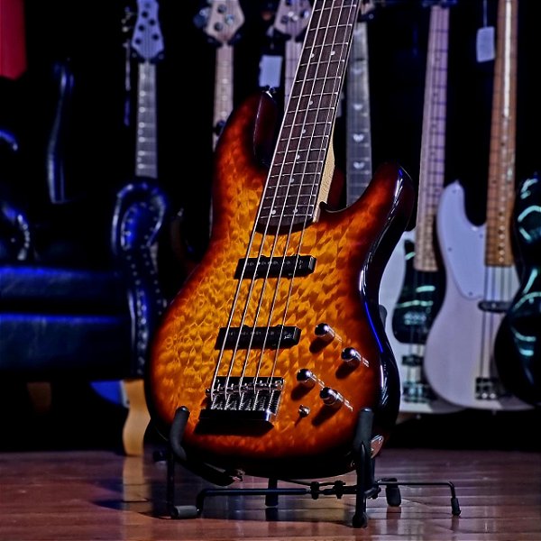 Baixo 5 Cordas Fender Deluxe Jazz Bass 24V QMT Made in Korea 4,55 kg