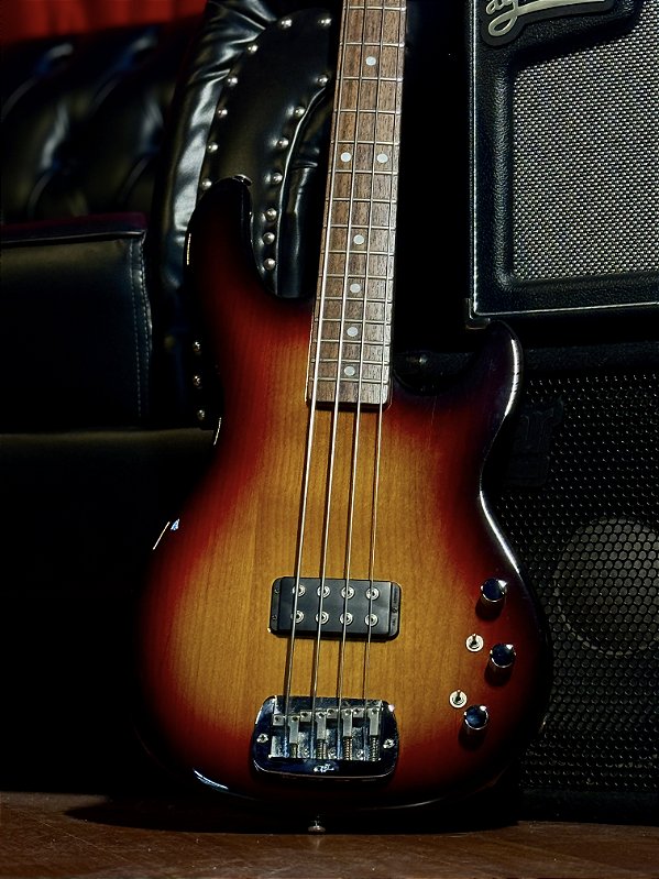Baixo 4 Cordas G&L L-1500 Sunburst USA 4,25 kg