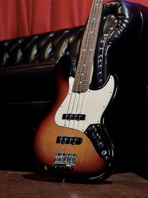 Baixo 4 Cordas Fender American Special Jazz Bass 3-Color Sunburst