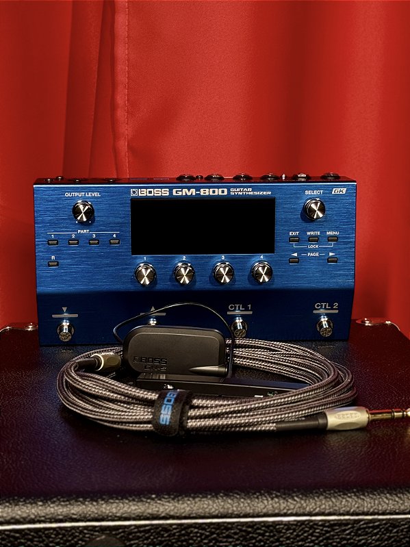 Pedal Sintetizador para Guitarra e Baixo Boss GM-800 + Captador com Interface Serial GK-5B