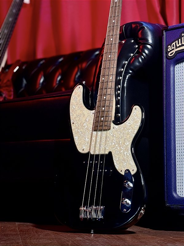 Baixo 4 Cordas Squier by Fender Mike Dirnt Precision Bass Black