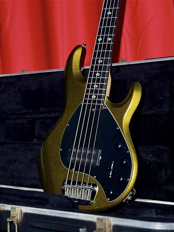 Baixo 5 Cordas Music Man StingRay5 H Dargie Delight 2 Carmel Apple 2009