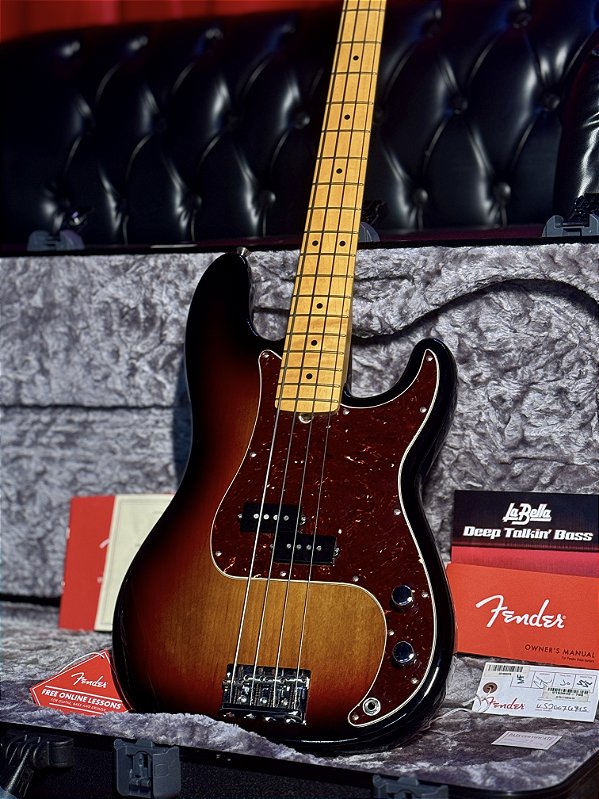 Baixo 4 Cordas Fender American Professional II Precision Bass 3-Color Sunburst