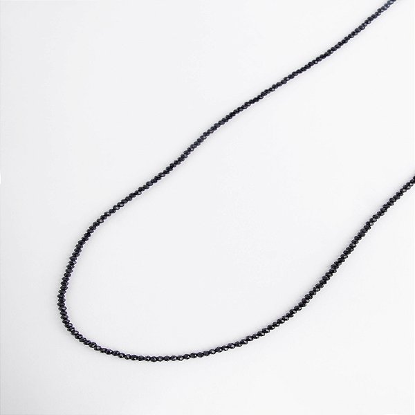 COLAR LONGO DE CRISTAIS PRETO