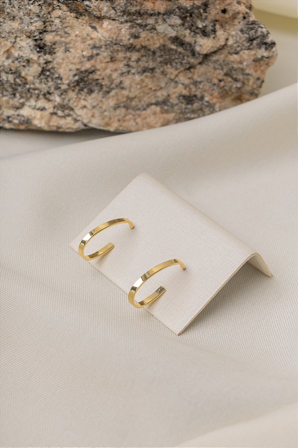 BRINCO ARGOLA VÍRGULA