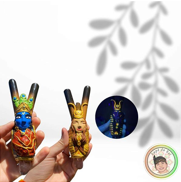 Kuripe Deusa Ísis e Krishna