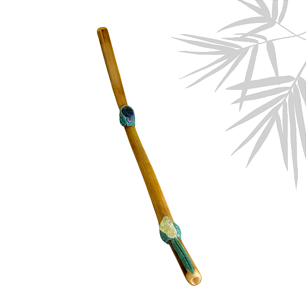 Tepi azul turquesa com pedras