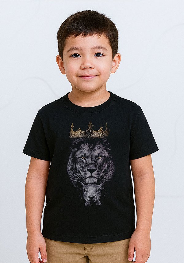 Camiseta Infantil Unissex- Cordeiro e o Leão -Cor Preto