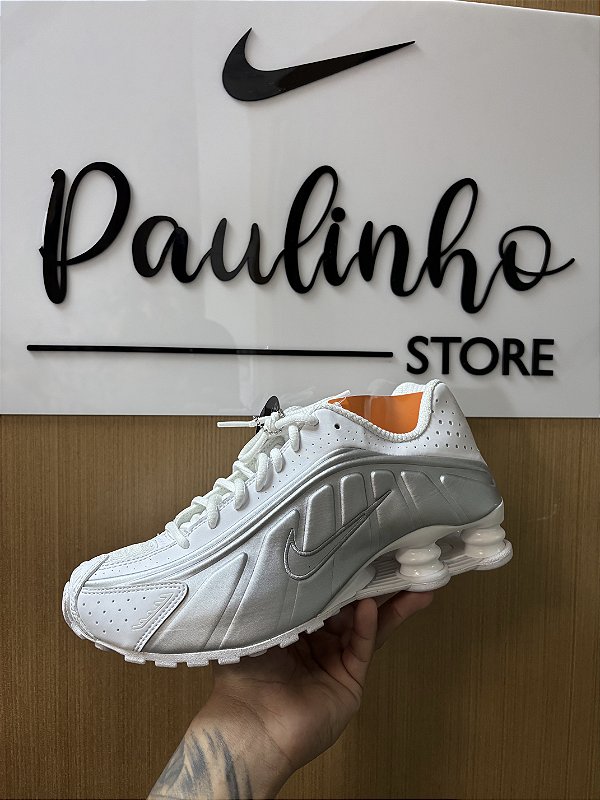 TÊNIS NIKE SHOX R4 BRANCO E PRATA