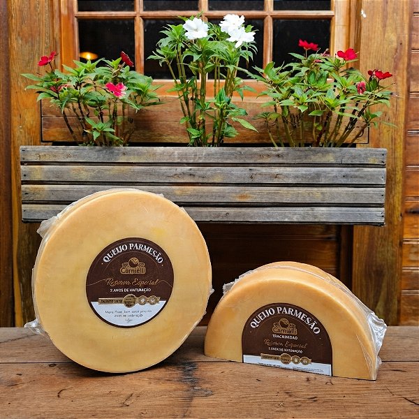 Queijo Carnielli Parmesão Reserva Especial 2,200 Kg - Meia peça