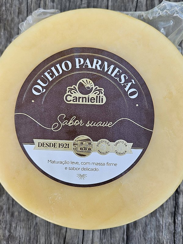 Queijo Carnielli Parmesão Suave (2,7kg)