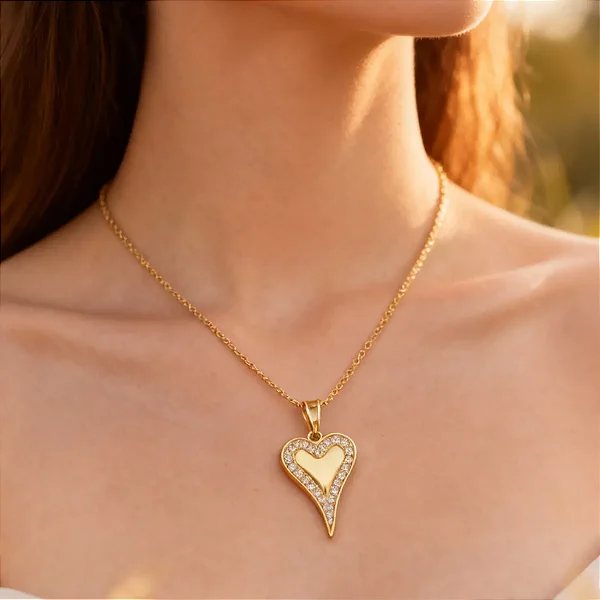 Colar Feminino Com Pingente De Coração Dourado