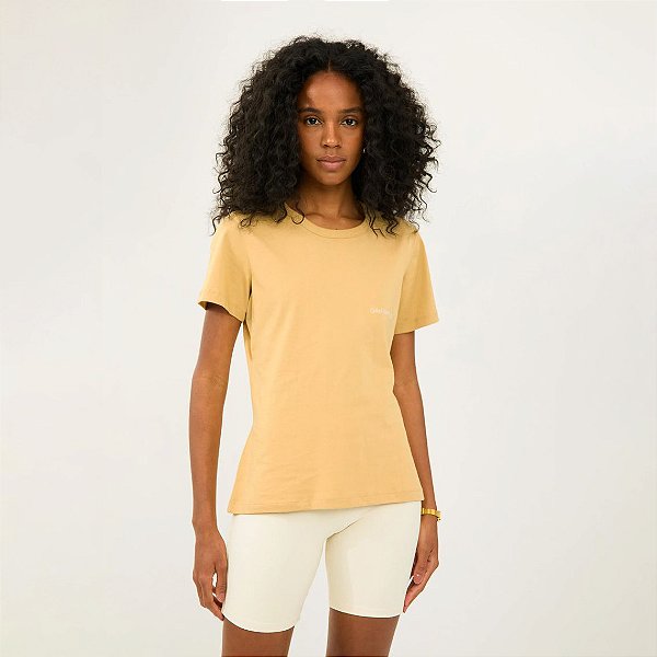 Camiseta Colcci Comfort Manga Curta OU26 Feminina Bege Flavo