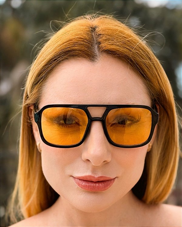 Óculos de Sol Lentes Amarelas Armação Preta