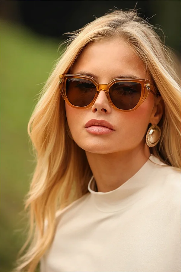 Óculos de Sol Feminino DNY Gatinho Acetato Preto Hastes Caramelo Transparente – Sofisticação em Detalhes