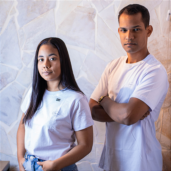 Camiseta All we Need is Jesus