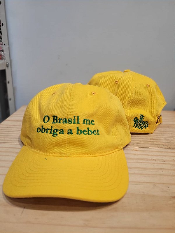 Boné O Brasil me obriga a beber - amarelo