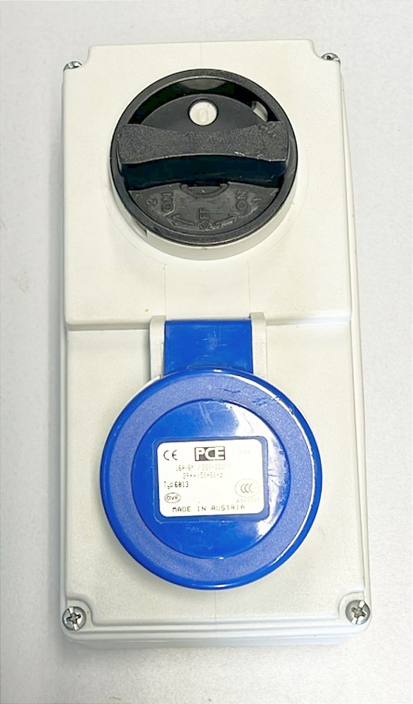 TOMADA C/ BLOQUEIO MECANICO / COM CHAVE INDUSTRIAL 2P+T