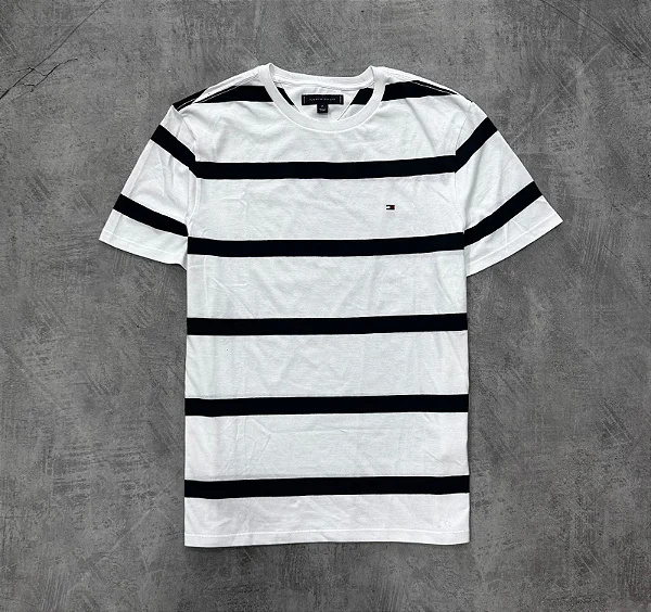 CAMISETA TOMMY HILFIGER LISTRADA- BRANCA/ AZUL MARINHO