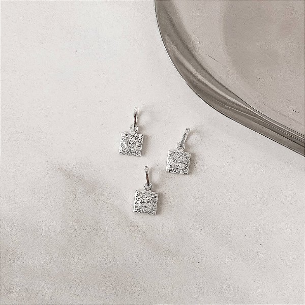 Pingente Quadrado Cravejado 8mm em Prata 925
