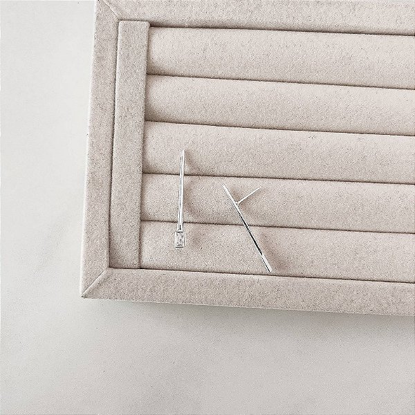 Brinco Bastão 35mm com Zircônia Retangular em Prata 925