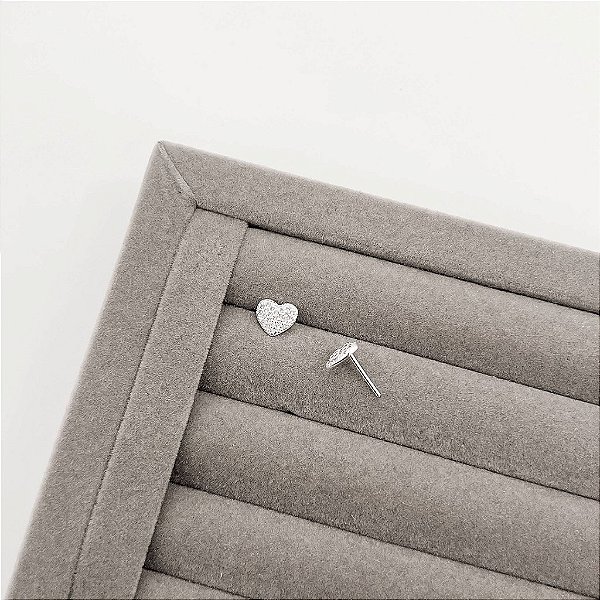 Brinco Coração Cravejado 8mm com Zircônia Cristal em Prata 925