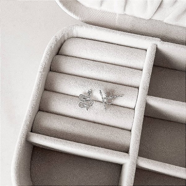 Brinco Cobra 12mm com Detalhe em Zircônia em Prata 925