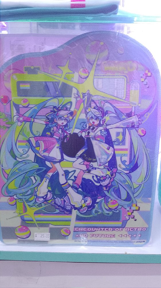 MOEYU - MOUSE PAD COM FORMATO ESPECIAL -SÉRIE “REFLEXO: RETRÔ E FUTURO”