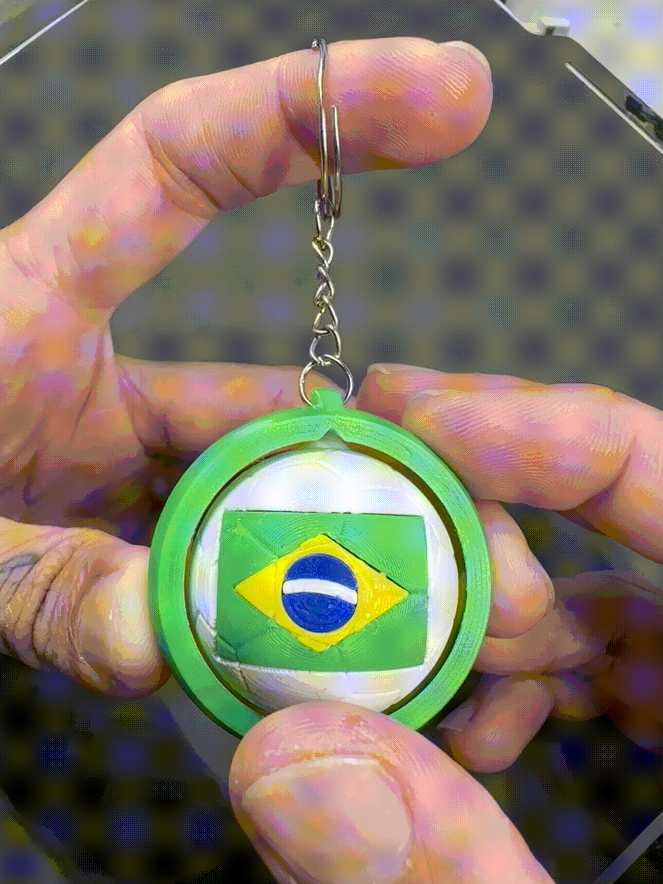 Chaveiro Giratório Brasil Multicolor Patriota Presente