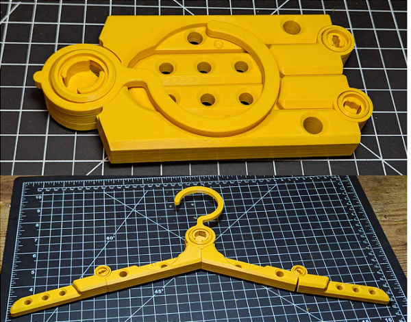 Travel clothes hanger