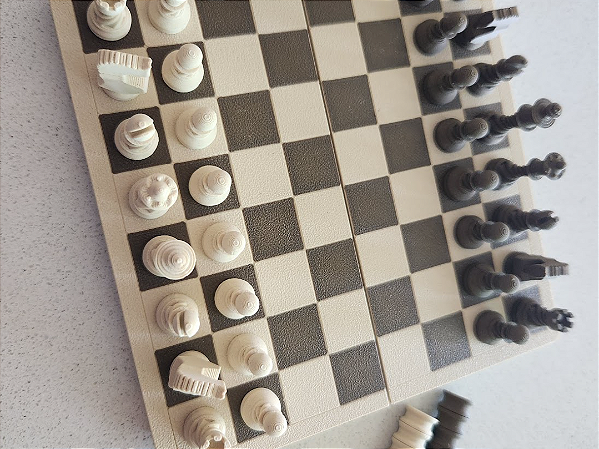 Chess - magnetic mini travel set