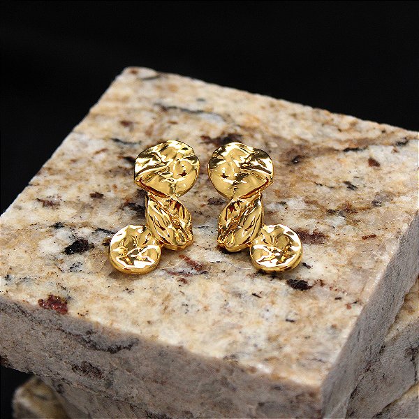 Brinco Pax em Aço Inox com Banho Dourado