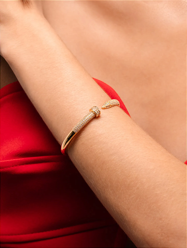Bracelete com Design de Prego Cravejado folheado em ouro 18k