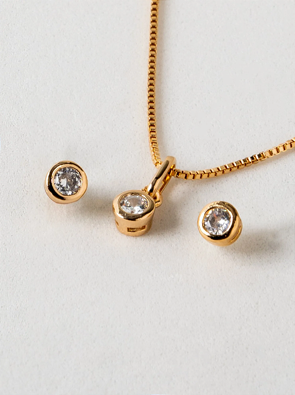 Conjunto de Colar e Brincos Ponto de Luz folheado em ouro 18k