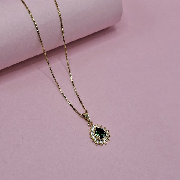 31- Colar Gota Esmeralda Cravejado - Dourado