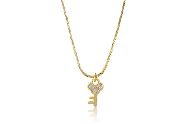 Colar Com Pingente Pequeno De Chave Folheado Em Ouro 18k [F027]