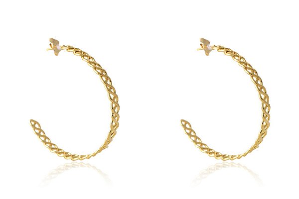 Brinco Argola Média Trabalhada Com Vazado Folheado Em Ouro 18k [F027]