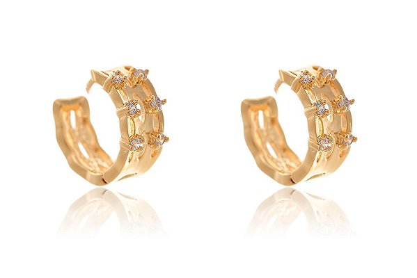 Brinco Argola Trabalhada Vazada Com 4 Zircônias Folheado Em Ouro 18k [F027]