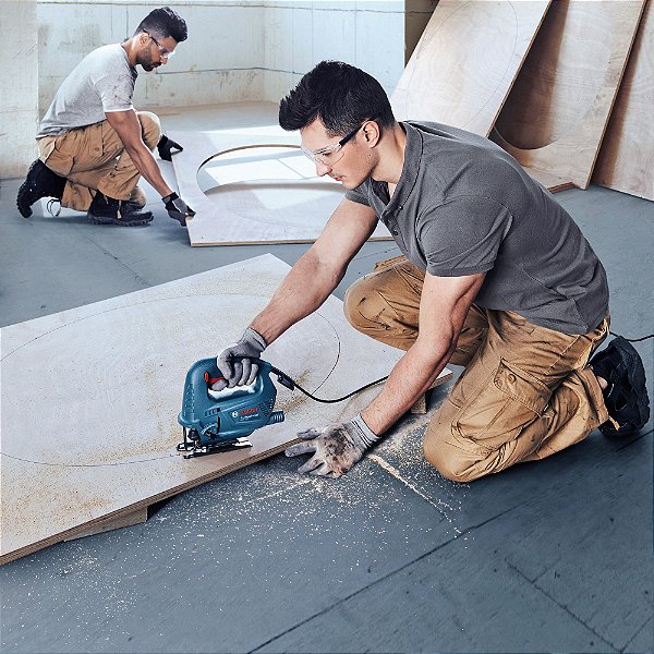 Serra Tico-tico 500w Com 01 Lâmina De Serra - Bosch Gst700 220v [F083]