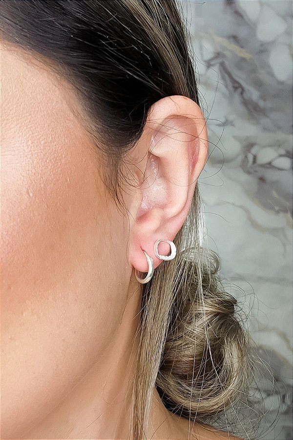 Brinco Losango Com Metade De Zircônia Em Prata 925 [F027]