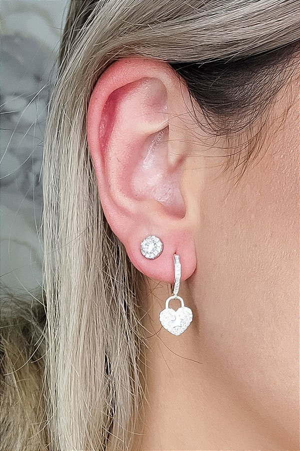 Brinco Redondo Trabalhado Com Zircônia Em Prata 925 [F027]