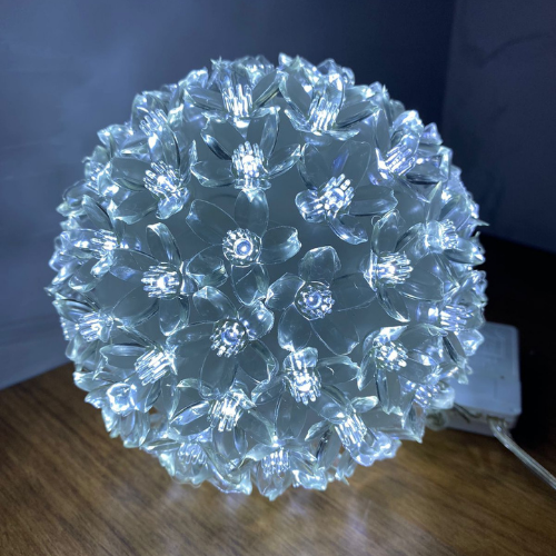 Globo Com 100 Lampadas Pisca Luz De Led Tam:médio Cor:branco [F102]
