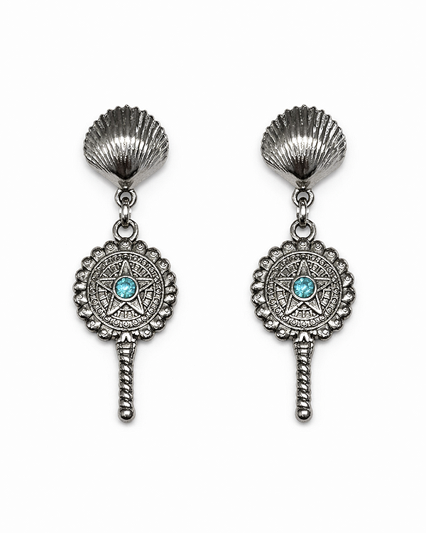 Brinco Omi Prateado com Búzio e Pingente Espelho