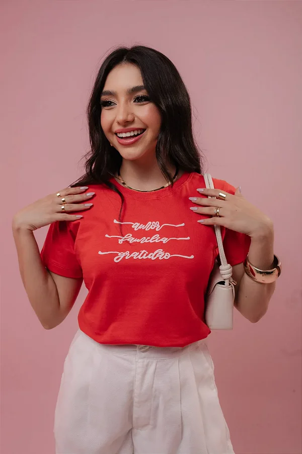 T-Shirt - Amor, Família e Gratidão - Vermelho