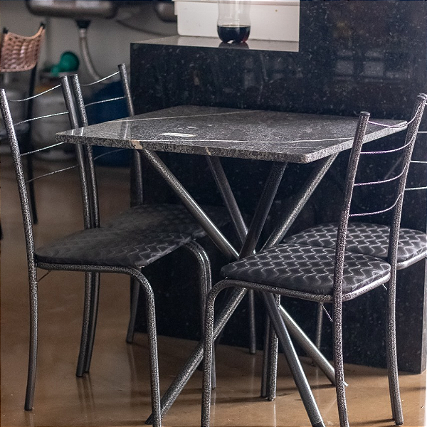 Conjunto de Mesa WLM03 c/ 4 Cadeiras