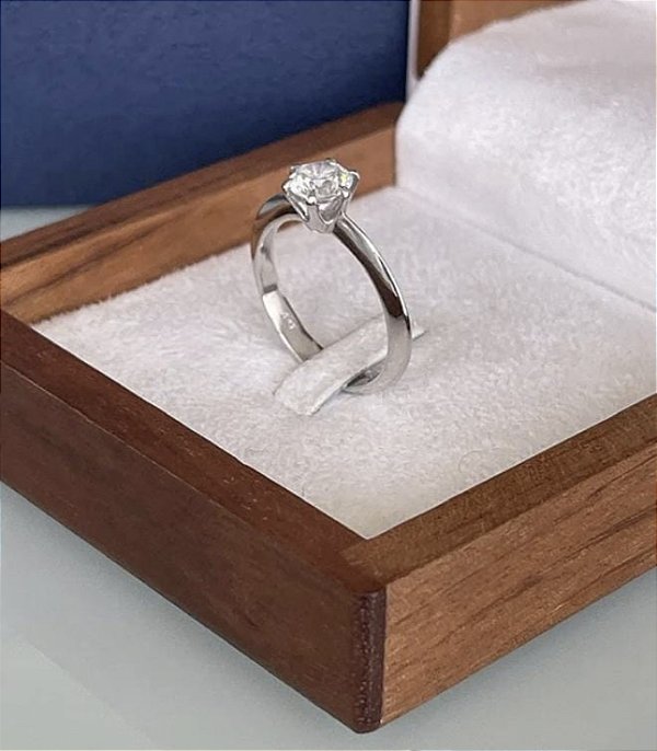 Anel Solitário Poesia Ouro 18k 1 Quilate