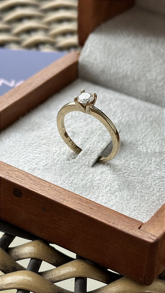 Anel Solitário Londres em Ouro 18k Maciço